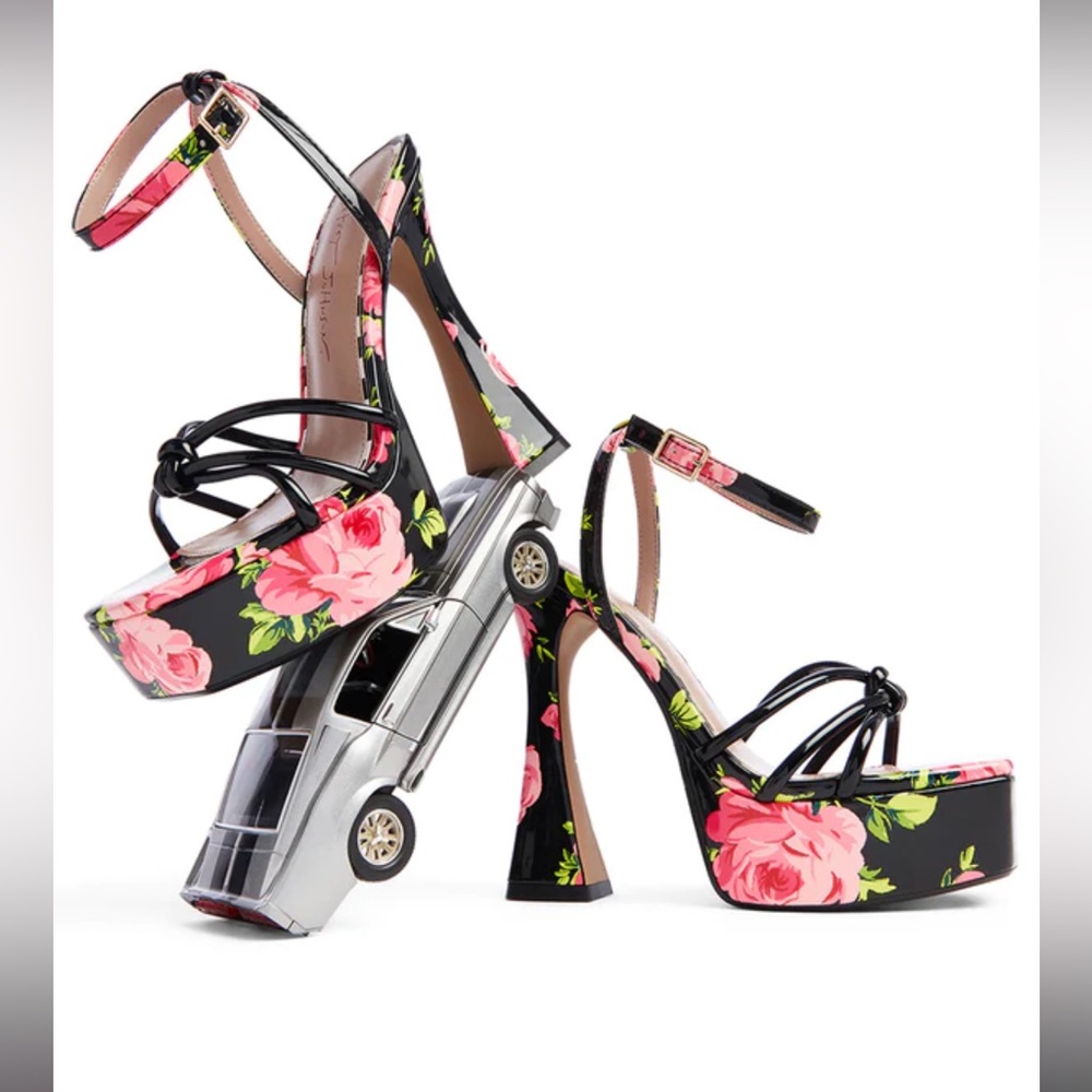 Betsey Johnson Tiky Platform sandals brand new